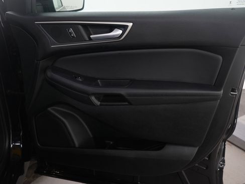 Used 2024 Ford Edge SEL image 9