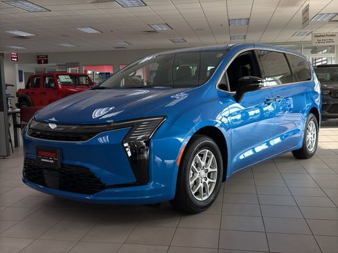 New 2027 Chrysler Pacifica Select FWD image 2