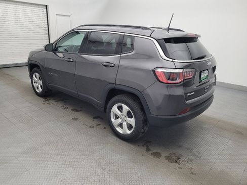 Used 2019 Jeep Compass Latitude w/ Popular Equipment Group AWD/4WD image 3