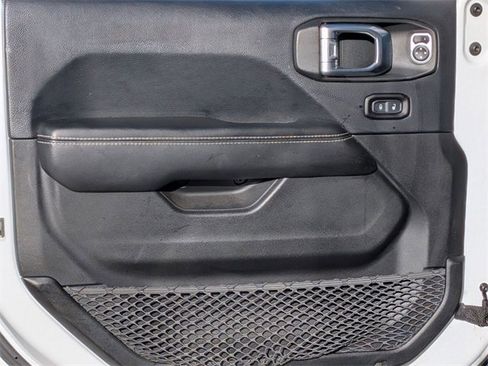 Certified 2018 Jeep Wrangler Unlimited Sahara image 13