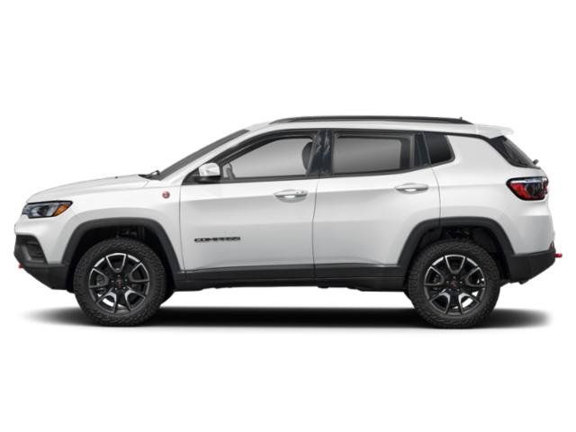 Used 2025 Jeep Compass Trailhawk w/ Trailhawk Convenience Group AWD/4WD image 2