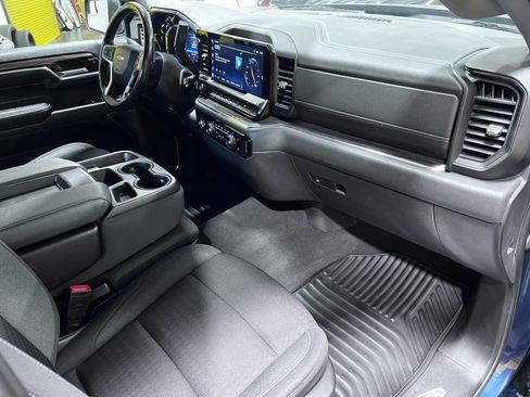 Used 2022 Chevrolet Silverado 1500 LT AWD/4WD image 16