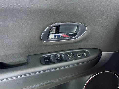 Certified 2017 Honda HR-V EX image 21