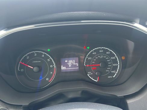 Used 2018 Subaru Crosstrek 2.0i AWD/4WD image 16