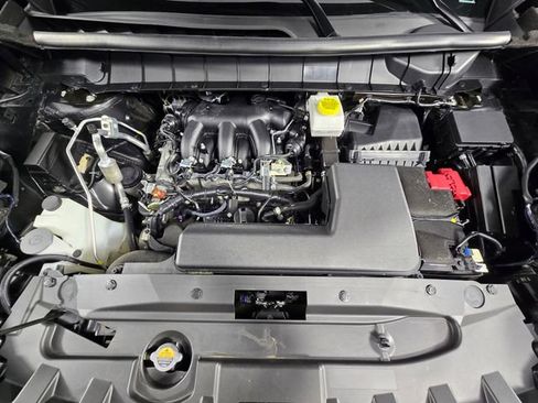 Used 2025 Nissan Pathfinder SV FWD image 13