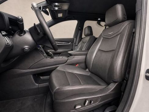 Used 2024 Cadillac XT6 Premium Luxury AWD/4WD image 13