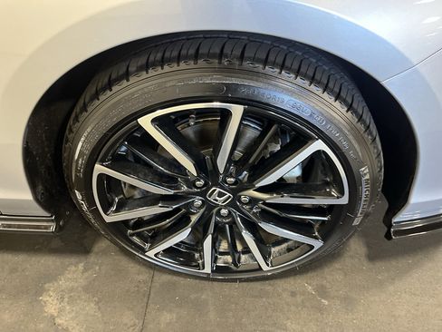 Used 2025 Honda Accord Touring image 11