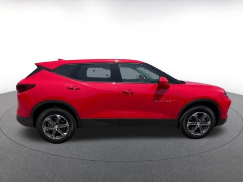 Used 2025 Chevrolet Blazer LT FWD image 13