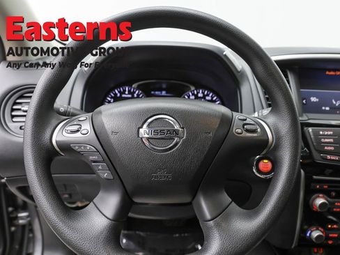 Used 2020 Nissan Pathfinder S AWD/4WD image 10