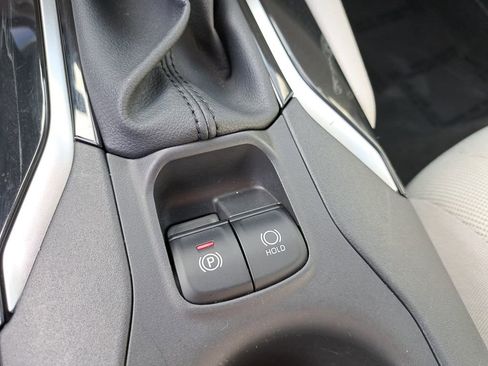 Certified 2024 Toyota Corolla Cross LE image 27