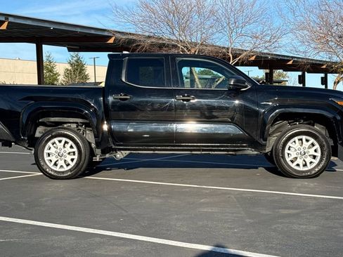 Used 2025 Toyota Tacoma SR image 10