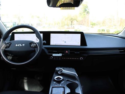 New 2023 Kia EV6 Wind image 25