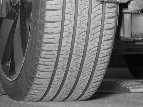 Used 2023 Volvo XC40 Recharge Ultimate w/ Protection Package Premier image 14