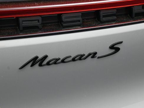 Certified 2026 Porsche Macan S AWD/4WD image 7