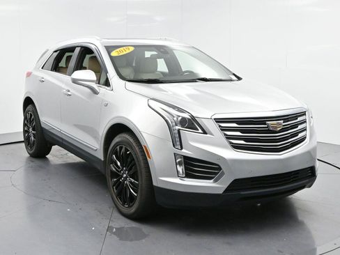 Used 2019 Cadillac XT5 Luxury FWD image 2