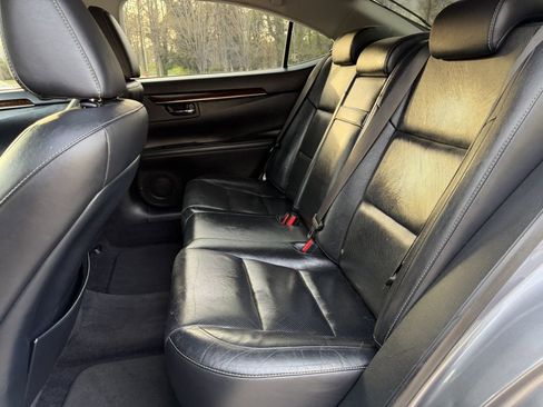 Used 2015 Lexus ES 350 w/ Luxury Package FWD image 9