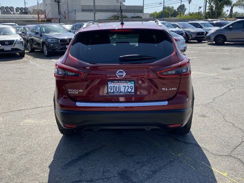 Used 2022 Nissan Rogue Sport SL AWD/4WD image 8