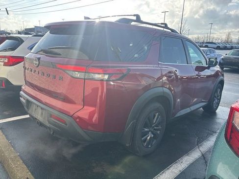 Used 2022 Nissan Pathfinder SV w/ SV Premium Package image 4