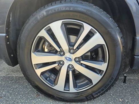 Used 2018 Subaru Outback 2.5i Limited AWD/4WD image 19