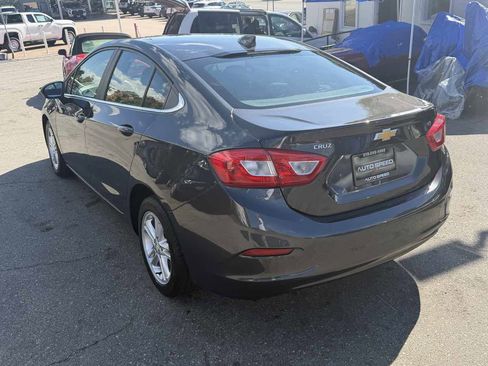Used 2017 Chevrolet Cruze LT image 6