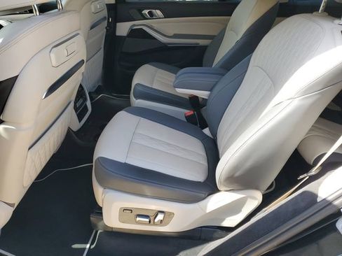 Used 2024 BMW X7 M60i w/ Executive Package image 27