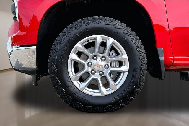 Used 2025 Chevrolet Silverado 1500 W/T w/ WT Value Package AWD/4WD image 28