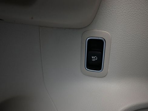 Used 2020 Mercedes-Benz GLB 250 image 11