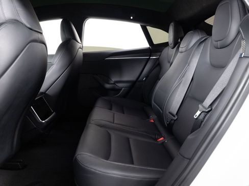 Used 2022 Tesla Model S Plaid image 17