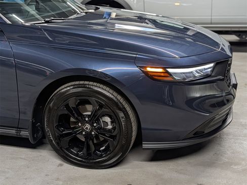 Certified 2025 Honda Accord SE image 6