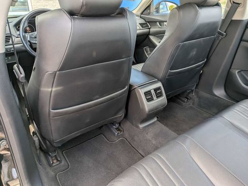 Used 2018 Honda Accord Touring image 15