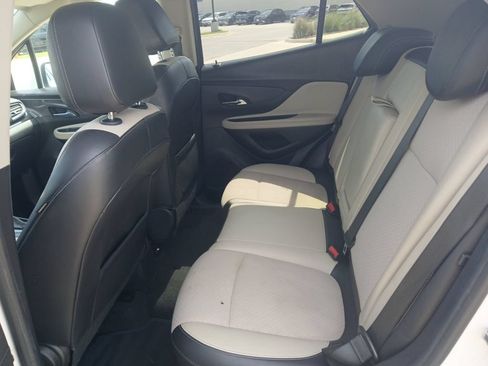 Used 2022 Buick Encore Preferred AWD/4WD image 25
