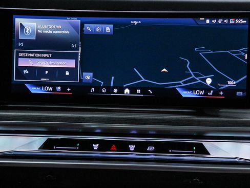Certified 2024 BMW 760i xDrive w/ Executive Package AWD/4WD image 15