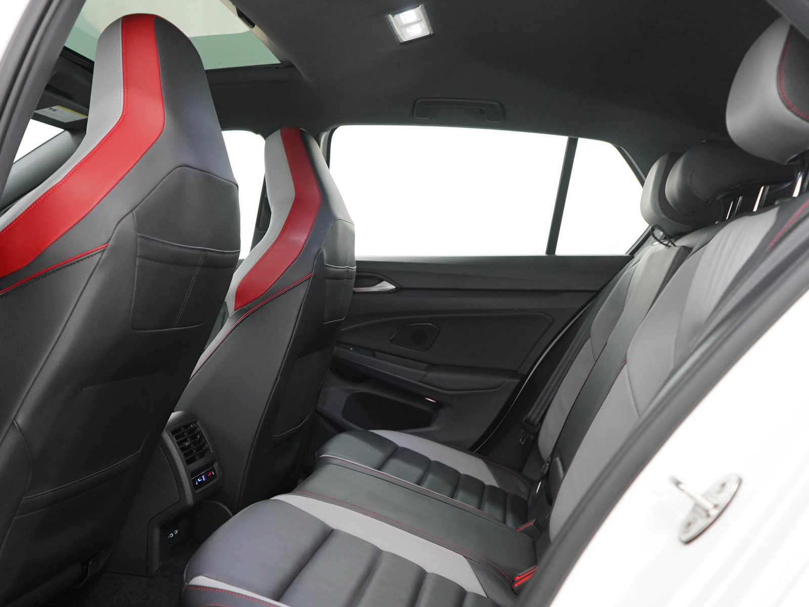 Used 2022 Volkswagen GTI Autobahn FWD image 16