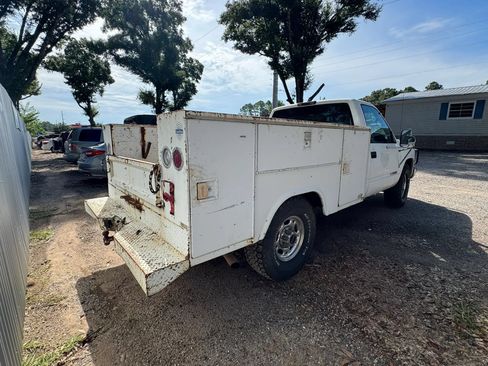 Used 1998 GMC Sierra 2500 SL RWD image 3