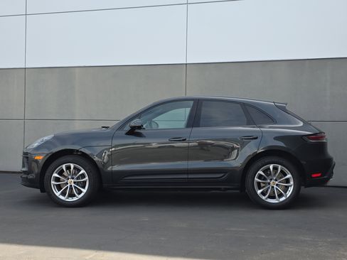 Used 2026 Porsche Macan AWD/4WD image 2