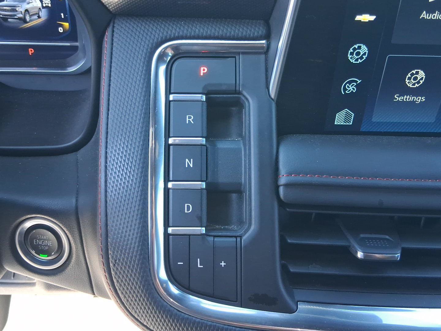 Used 2024 Chevrolet Suburban RST w/ Sport Performance Package AWD/4WD image 16