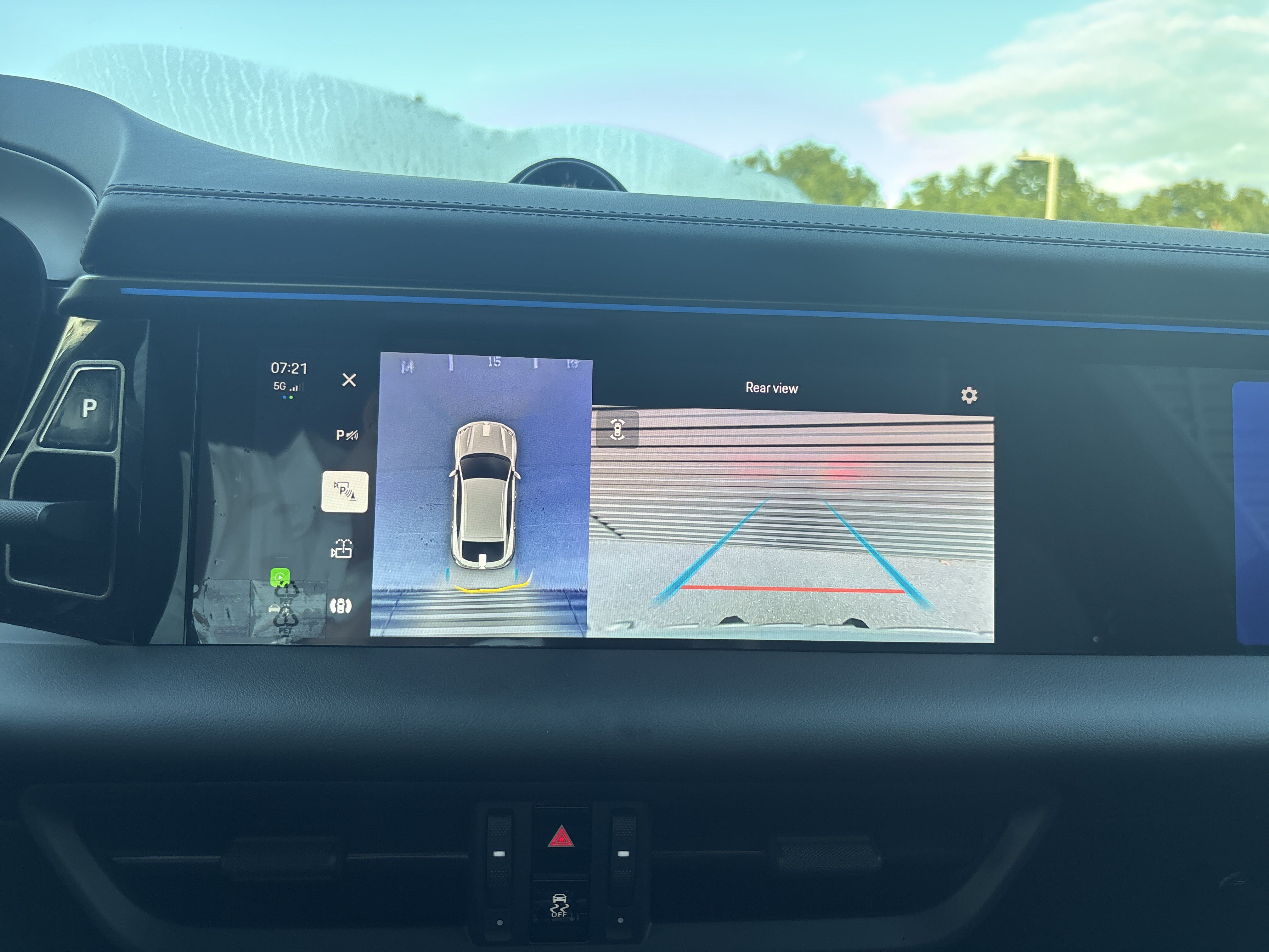 Certified 2025 Porsche Macan 4S Electric AWD/4WD image 20