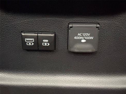 Certified 2025 Toyota Tundra Platinum AWD/4WD image 38