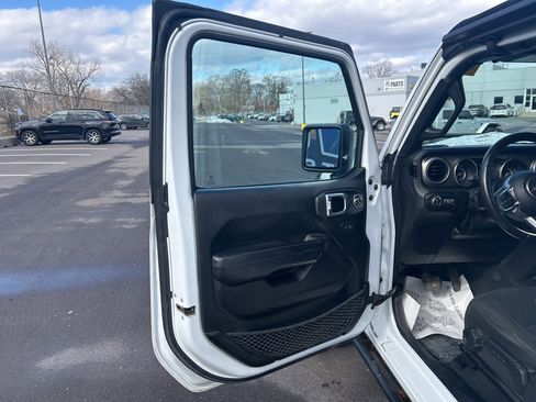 Used 2020 Jeep Gladiator Sport w/ Quick Order Package 24S image 13
