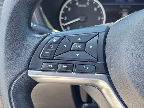 Used 2024 Nissan Sentra SV FWD image 19