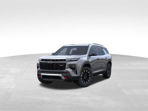 New 2026 Chevrolet Traverse Z71 w/ Driver Confidence Package AWD/4WD image 8