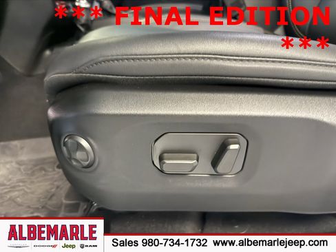 Used 2025 Jeep Wrangler Unlimited Rubicon 392 image 16