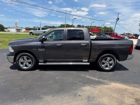 Used 2015 RAM 1500 Big Horn AWD/4WD image 4