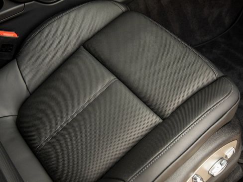 New 2026 Porsche Macan AWD/4WD image 43