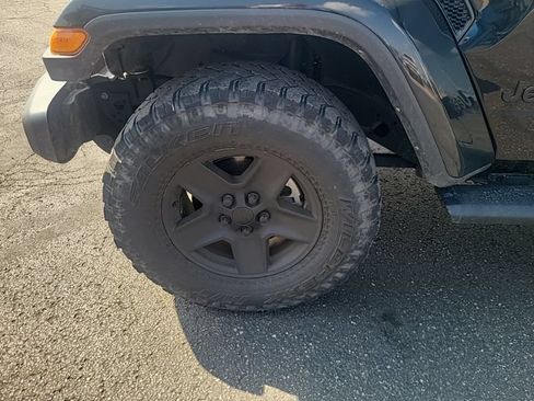 Used 2022 Jeep Gladiator Sport AWD/4WD image 10