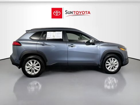Used 2024 Toyota Corolla Cross LE FWD image 2