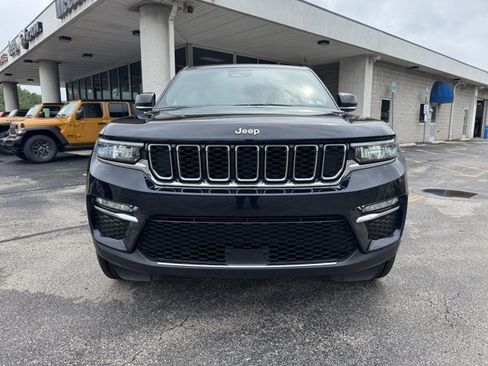 Used 2024 Jeep Grand Cherokee Limited AWD/4WD image 9