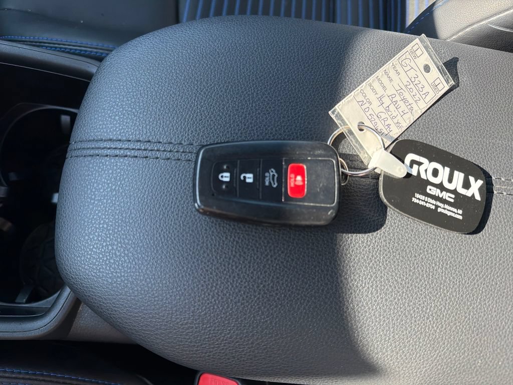 Used 2022 Toyota RAV4 XSE w/ XSE Grade Weather Package AWD/4WD image 25