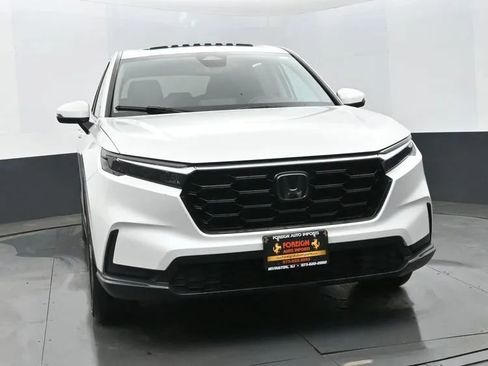 Used 2024 Honda CR-V EX image 3
