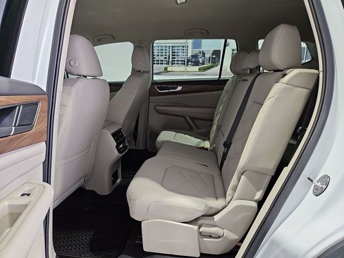 New 2026 Volkswagen Atlas SE FWD image 15